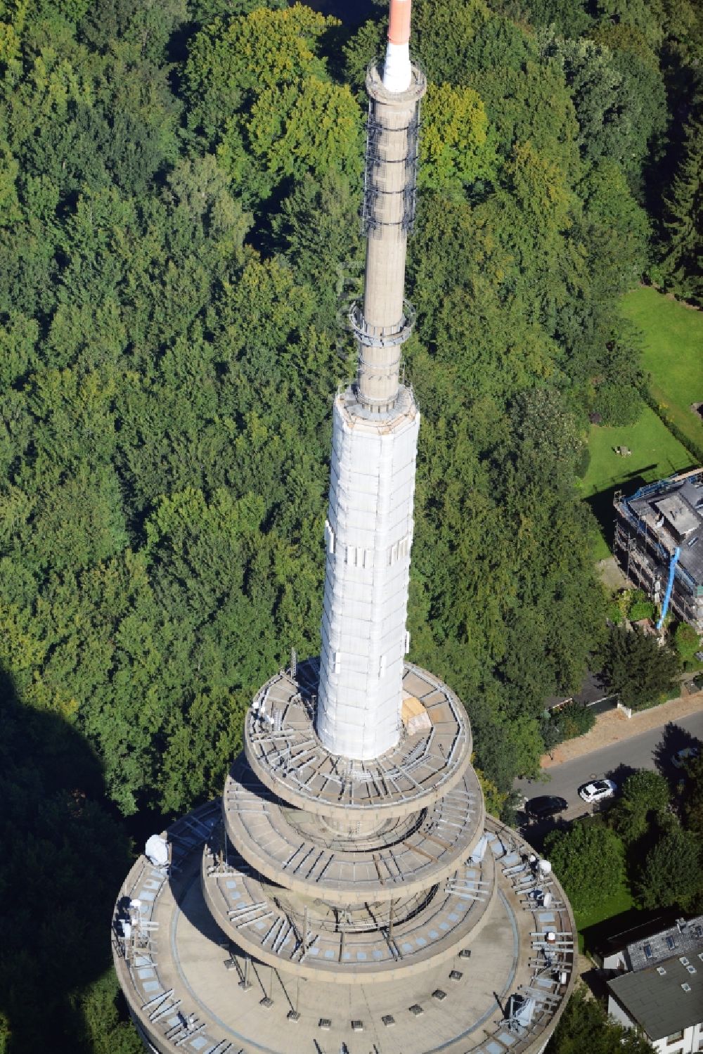 Kiel from above - Radio tower in Vieburger woods in Kiel in Schleswig-Holstein. Currently, renovation work will take place through the Werner Diener GmbH & Co. Industrieanstrich KG