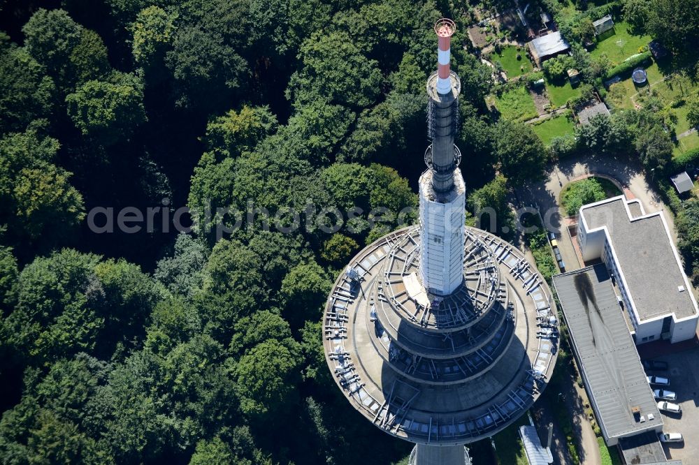 Aerial image Kiel - Radio tower in Vieburger woods in Kiel in Schleswig-Holstein. Currently, renovation work will take place through the Werner Diener GmbH & Co. Industrieanstrich KG