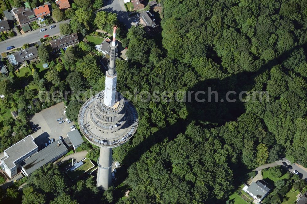 Aerial photograph Kiel - Radio tower in Vieburger woods in Kiel in Schleswig-Holstein. Currently, renovation work will take place through the Werner Diener GmbH & Co. Industrieanstrich KG