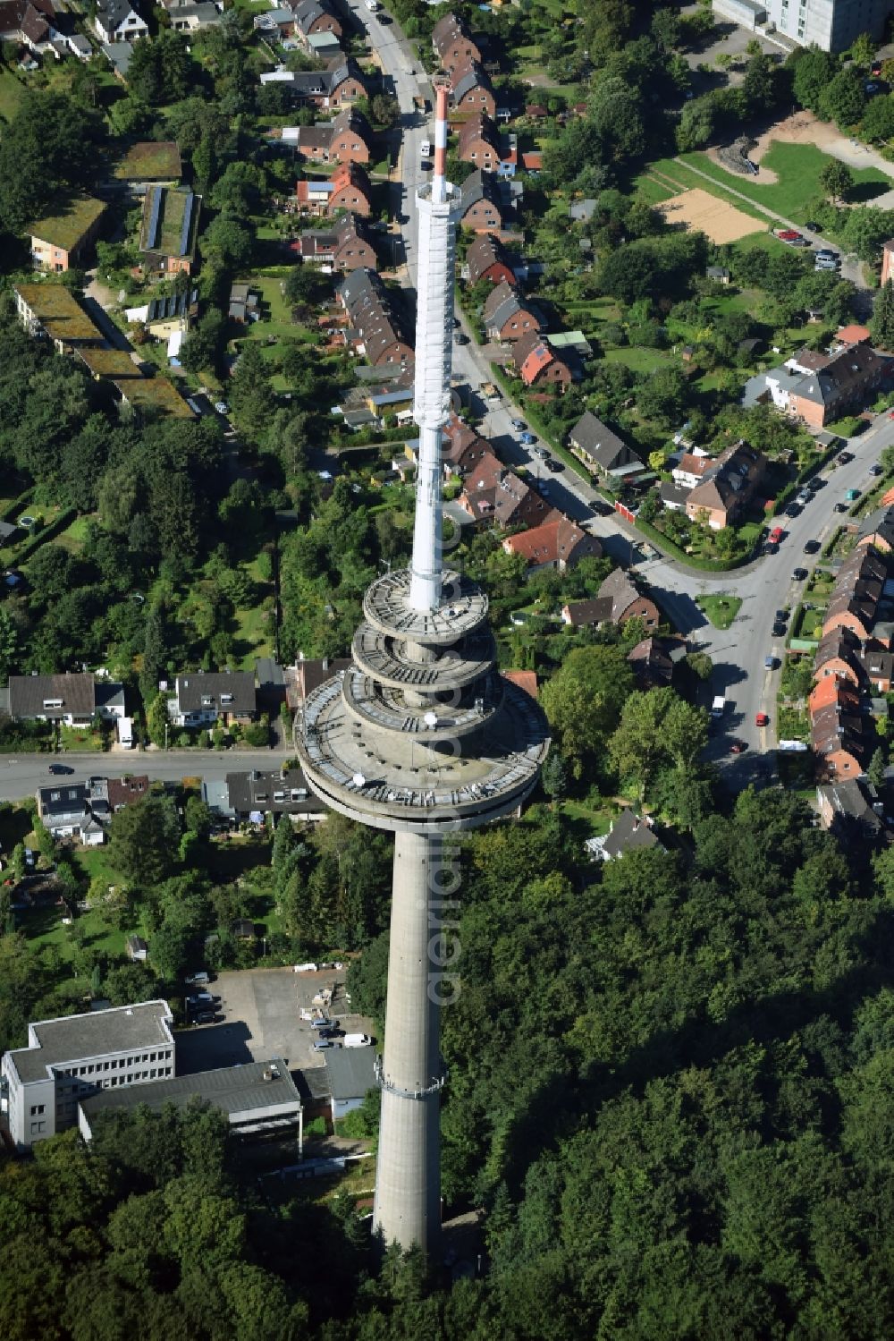 Kiel from the bird's eye view: Radio tower in Vieburger woods in Kiel in Schleswig-Holstein. Currently, renovation work will take place through the Werner Diener GmbH & Co. Industrieanstrich KG