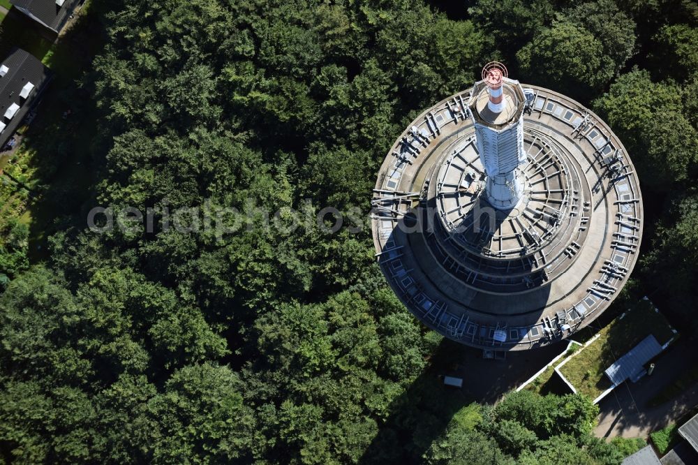 Aerial photograph Kiel - Radio tower in Vieburger woods in Kiel in Schleswig-Holstein. Currently, renovation work will take place through the Werner Diener GmbH & Co. Industrieanstrich KG