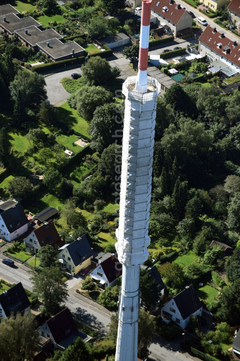 Kiel from the bird's eye view: Radio tower in Vieburger woods in Kiel in Schleswig-Holstein. Currently, renovation work will take place through the Werner Diener GmbH & Co. Industrieanstrich KG