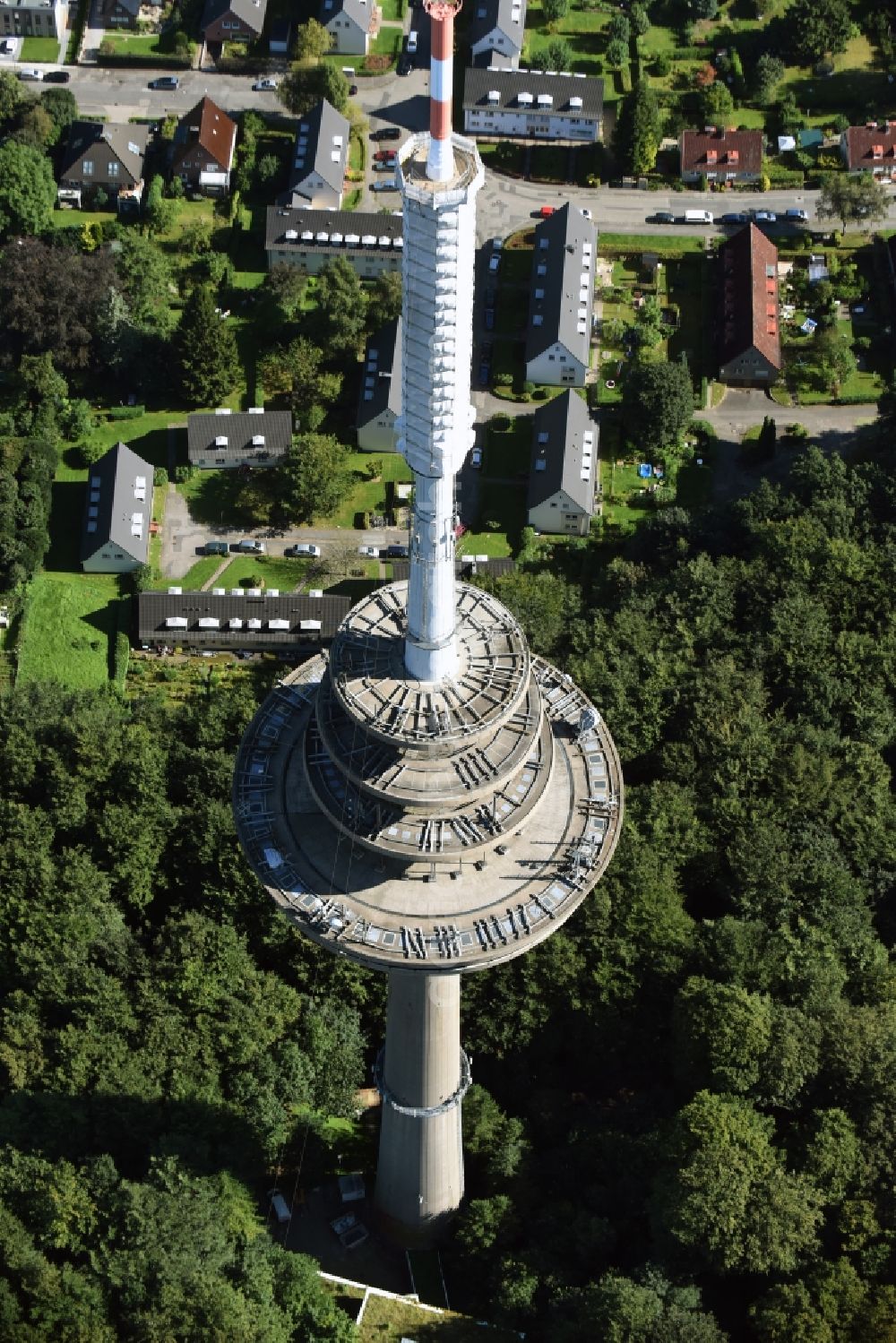 Kiel from above - Radio tower in Vieburger woods in Kiel in Schleswig-Holstein. Currently, renovation work will take place through the Werner Diener GmbH & Co. Industrieanstrich KG