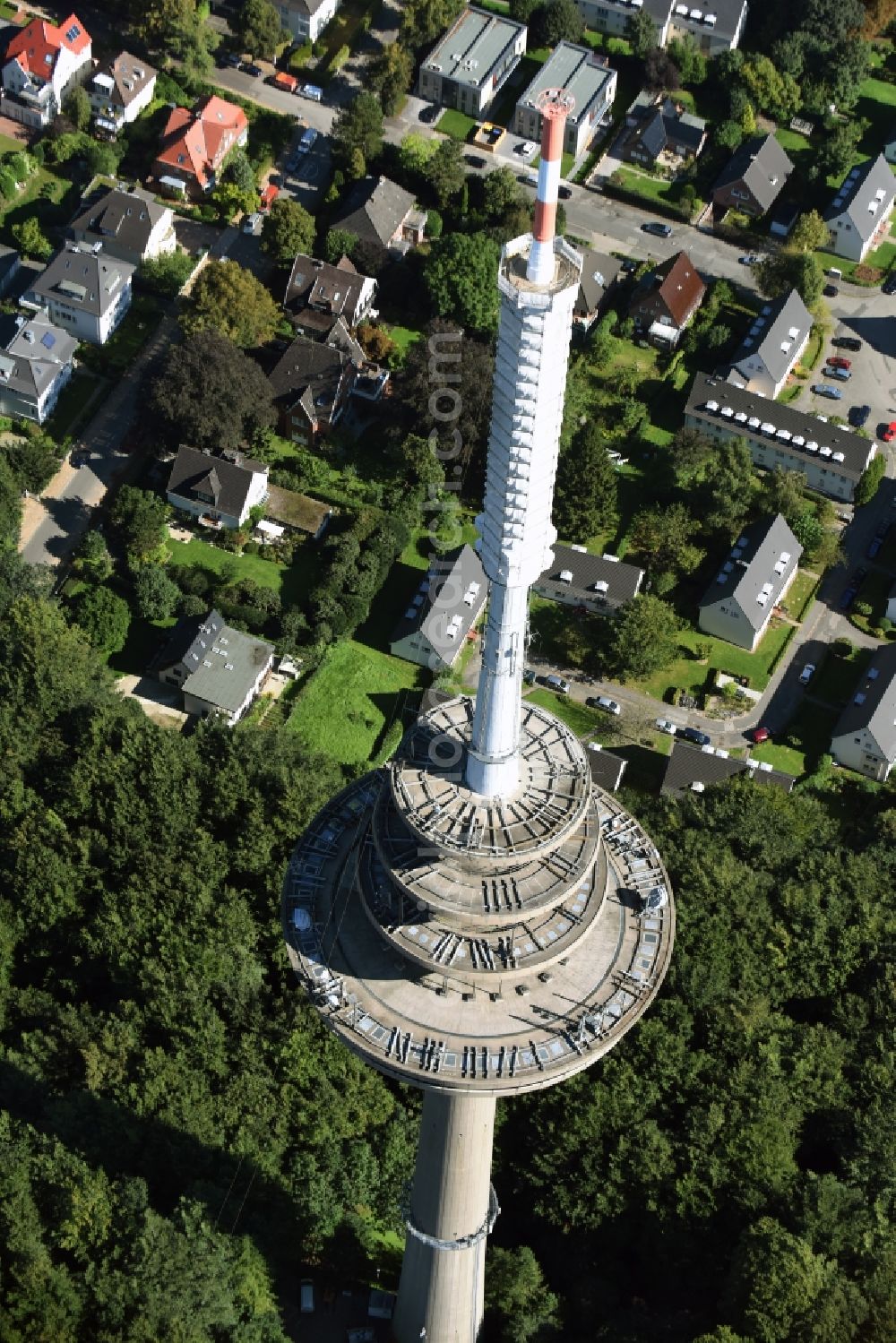 Kiel from the bird's eye view: Radio tower in Vieburger woods in Kiel in Schleswig-Holstein. Currently, renovation work will take place through the Werner Diener GmbH & Co. Industrieanstrich KG