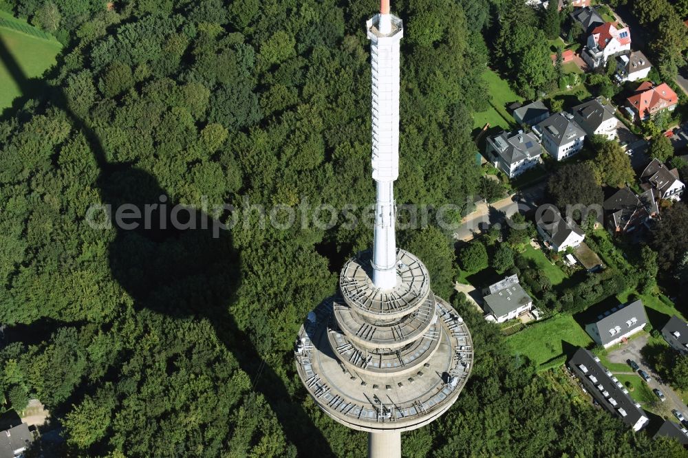 Aerial photograph Kiel - Radio tower in Vieburger woods in Kiel in Schleswig-Holstein. Currently, renovation work will take place through the Werner Diener GmbH & Co. Industrieanstrich KG