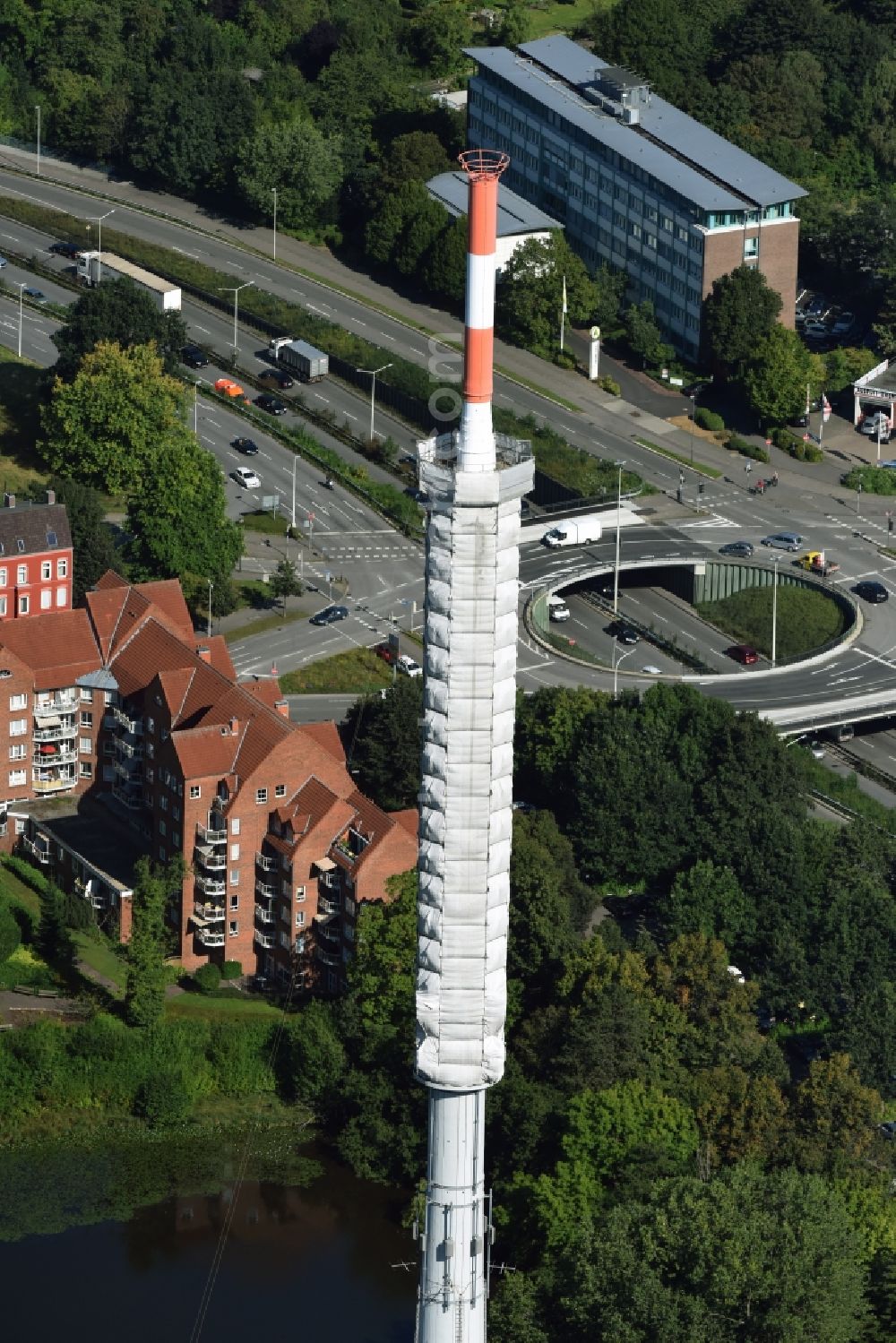 Kiel from the bird's eye view: Radio tower in Vieburger woods in Kiel in Schleswig-Holstein. Currently, renovation work will take place through the Werner Diener GmbH & Co. Industrieanstrich KG