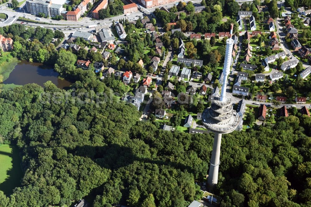 Aerial photograph Kiel - Radio tower in Vieburger woods in Kiel in Schleswig-Holstein. Currently, renovation work will take place through the Werner Diener GmbH & Co. Industrieanstrich KG