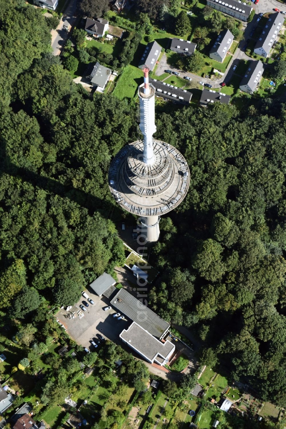 Kiel from the bird's eye view: Radio tower in Vieburger woods in Kiel in Schleswig-Holstein. Currently, renovation work will take place through the Werner Diener GmbH & Co. Industrieanstrich KG