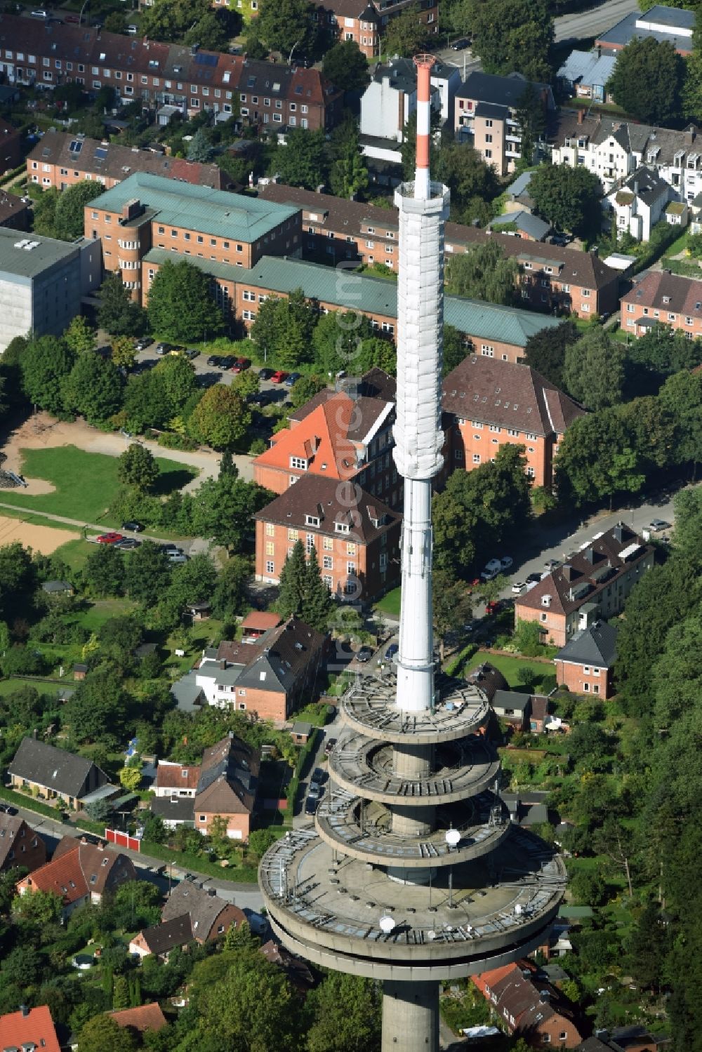 Kiel from the bird's eye view: Radio tower in Vieburger woods in Kiel in Schleswig-Holstein. Currently, renovation work will take place through the Werner Diener GmbH & Co. Industrieanstrich KG