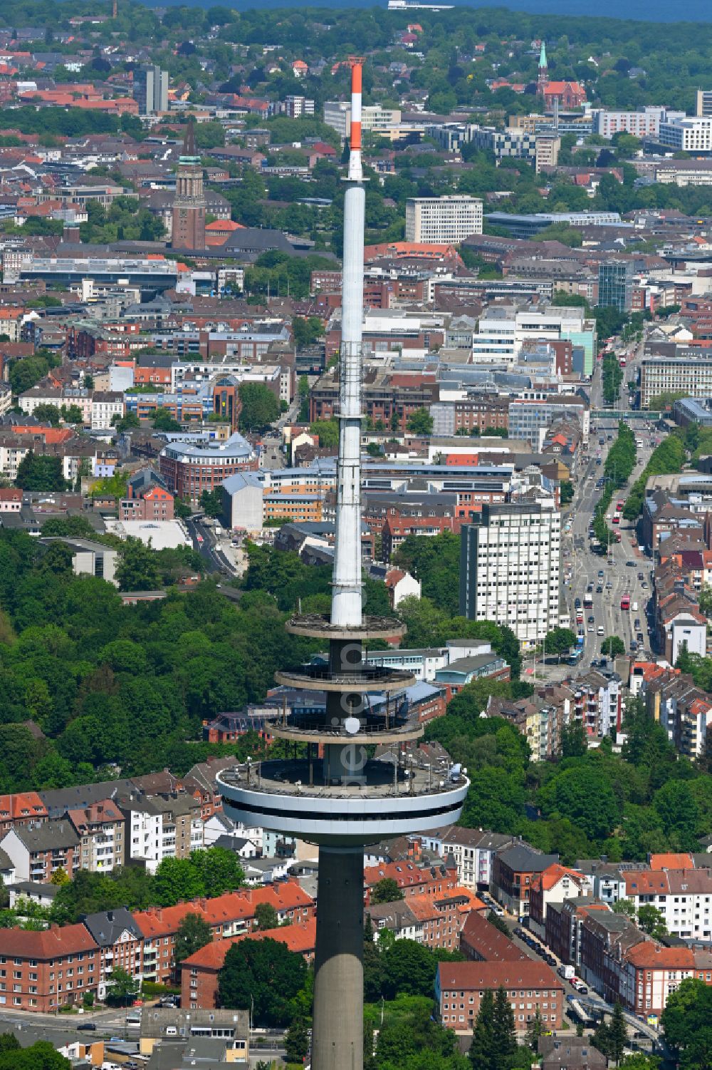 Kiel from the bird's eye view: Telecommunications tower in the Vieburger Gehoelz in Kiel in the federal state of Schleswig-Holstein