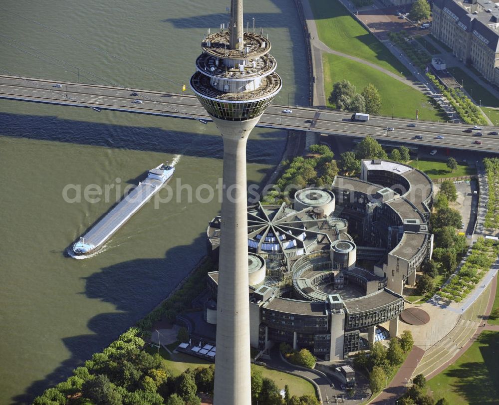 Aerial photograph Düsseldorf - Blick auf den Fernsehturm und auf den Landtag von NRW. Der Fernsehturm ist mit 240,5 Metern das höchste Gebäude der Stadt. The TV Tower in Duesseldorf. The TV tower is, with its 240.5 meters, the tallest building in the city. View to the Landtag residence of the Land government Northrhine Westfalia.