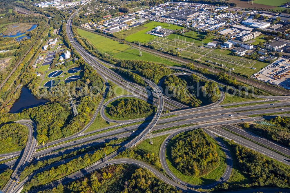 Aerial image Dortmund - Routing and traffic lanes during the exit federal highway B236 in the district Alt-Scharnhorst in Dortmund in the state North Rhine-Westphalia, Germany