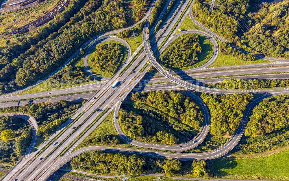 Aerial image Dortmund - Routing and traffic lanes during the exit federal highway B236 in the district Alt-Scharnhorst in Dortmund in the state North Rhine-Westphalia, Germany