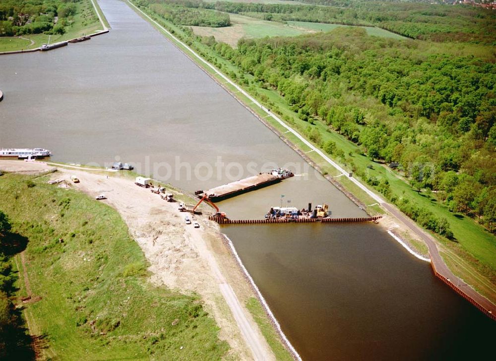 Rothensee / Sachsen - Anhalt from above - Fertig ausgebaute Schleuse Rotensee zwischen Mittellandkanal und Elbe - Havel Kanal am Wasserstraßenkreuz Magdeburg. Ein Projekt des Wasserstraßen-Neubauamt Magdeburg Kleiner Werder 5c 39114 MAGDEBURG Tel.: 0391-5352168