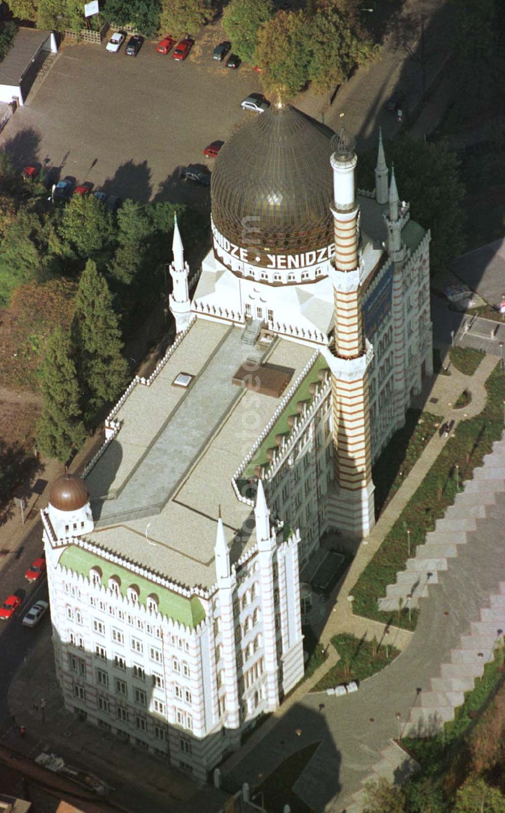 Aerial photograph Dresden - Fertig restaurierte Moschee Yenidze in Dresden-Neustadt