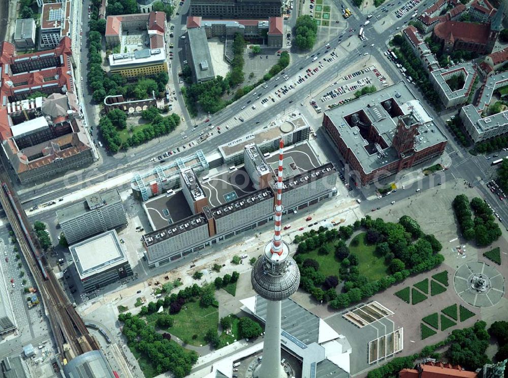 Berlin from the bird's eye view: Fertig umgebaute Rathauspassagen der WBM am Roten Rathaus unmittelbar am Berliner Fernsehturm in Berlin-Mitte.