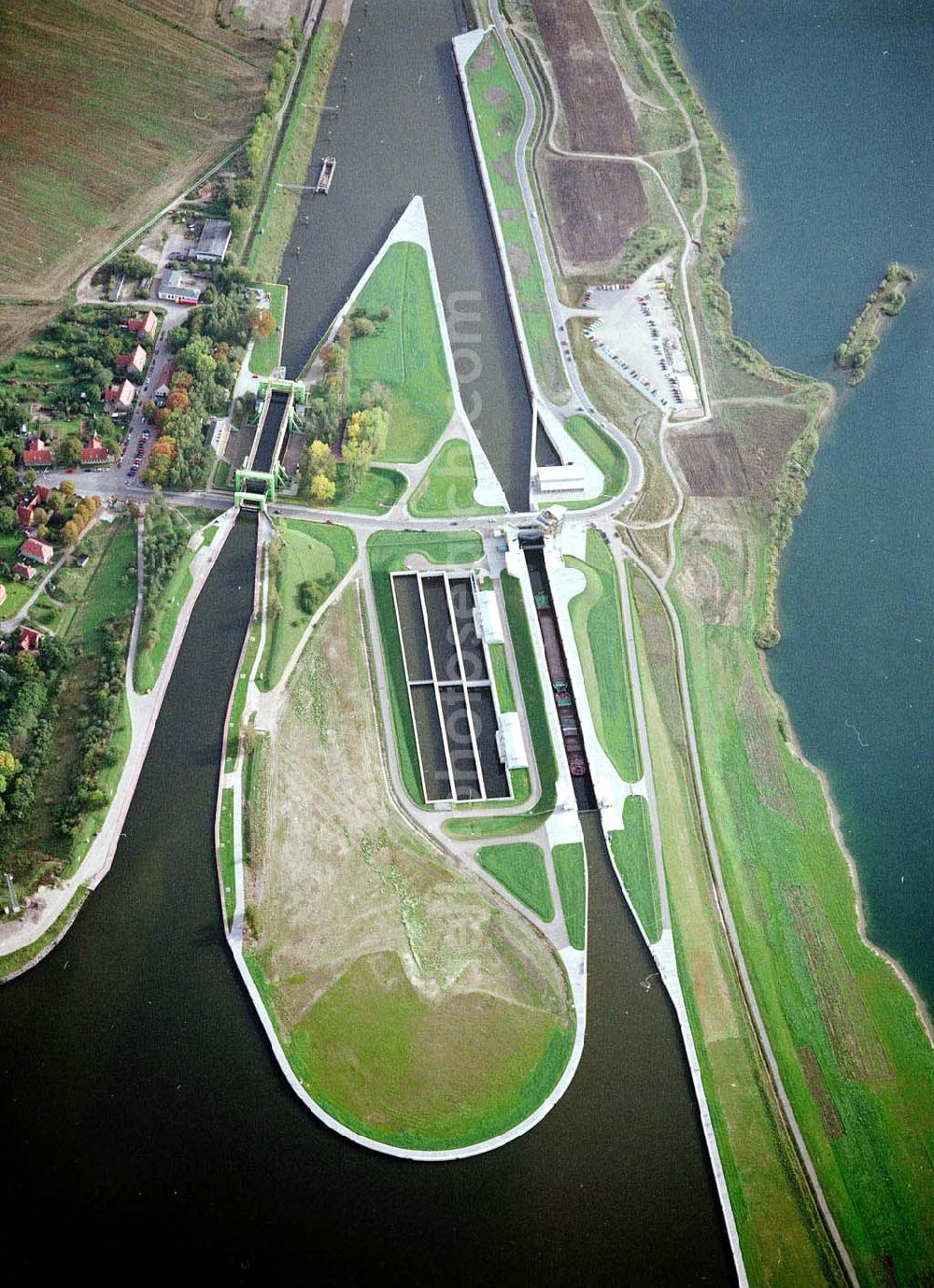 Aerial photograph Rothensee - Fertige Doppelsparschleuse Rothensee.