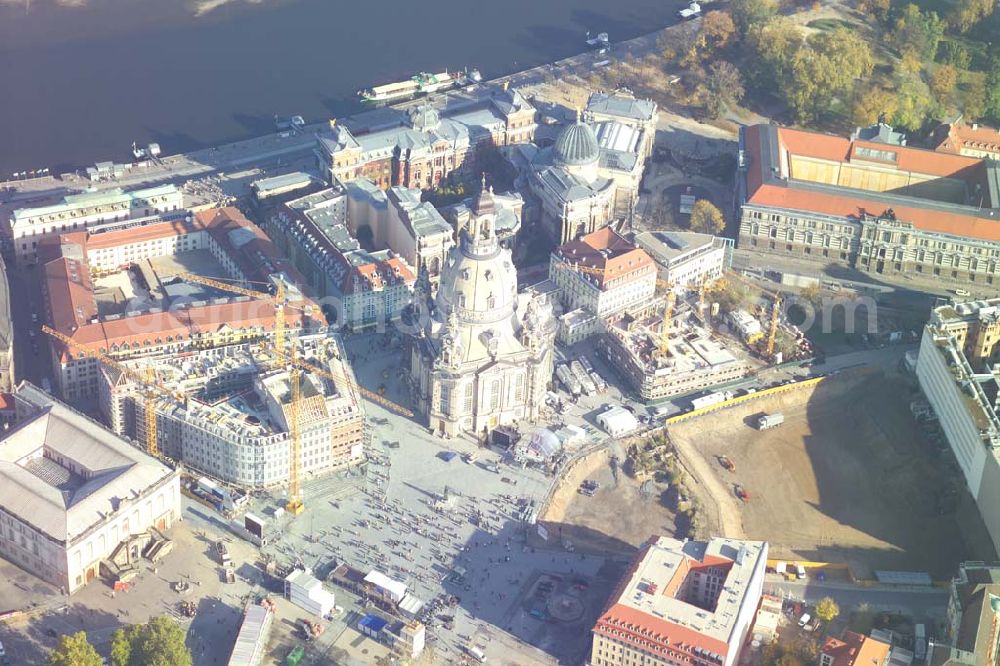 Dresden (Sachsen) from the bird's eye view: : Fertig wiederaufgebaute Frauenkirche in Dresden am Tage vor der Weihe..