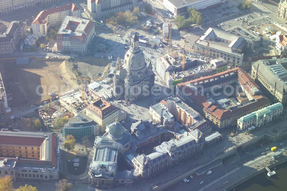 Dresden (Sachsen) from above - : Fertig wiederaufgebaute Frauenkirche in Dresden am Tage vor der Weihe..