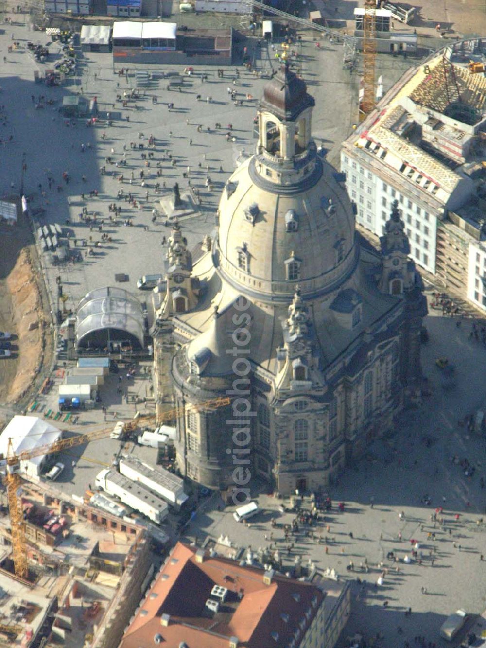 Aerial image Dresden (Sachsen) - : Fertig wiederaufgebaute Frauenkirche in Dresden am Tage vor der Weihe..