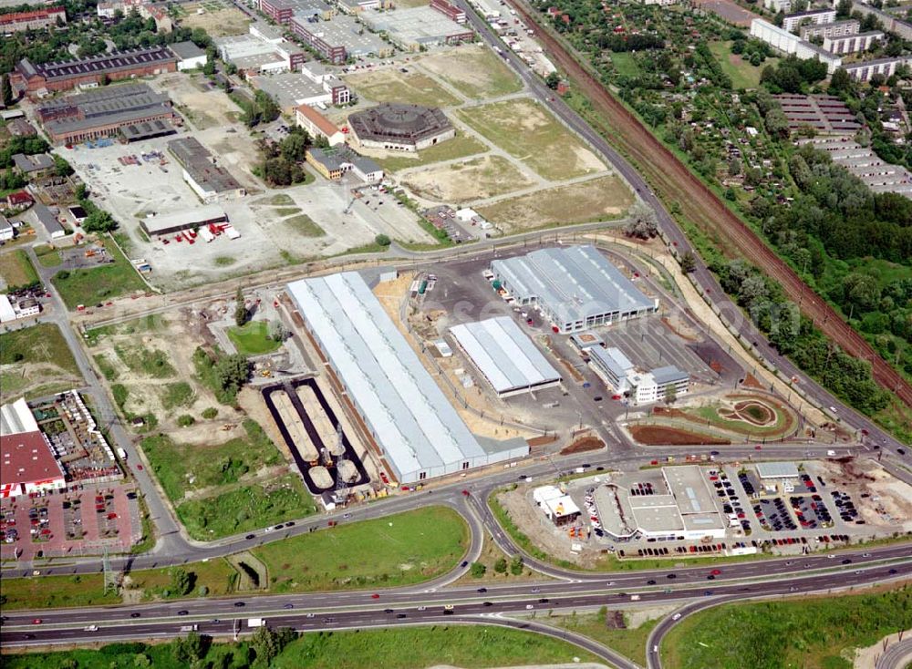 Potsdam from above - Fertiger Betriebshofes der ViP Verkehrsbetrieb Potsdam GmbH im Gewerbegebiet Babelsberg an der Nuthestraße / Wetzlarer Straße in Potsdam - Babelsberg.