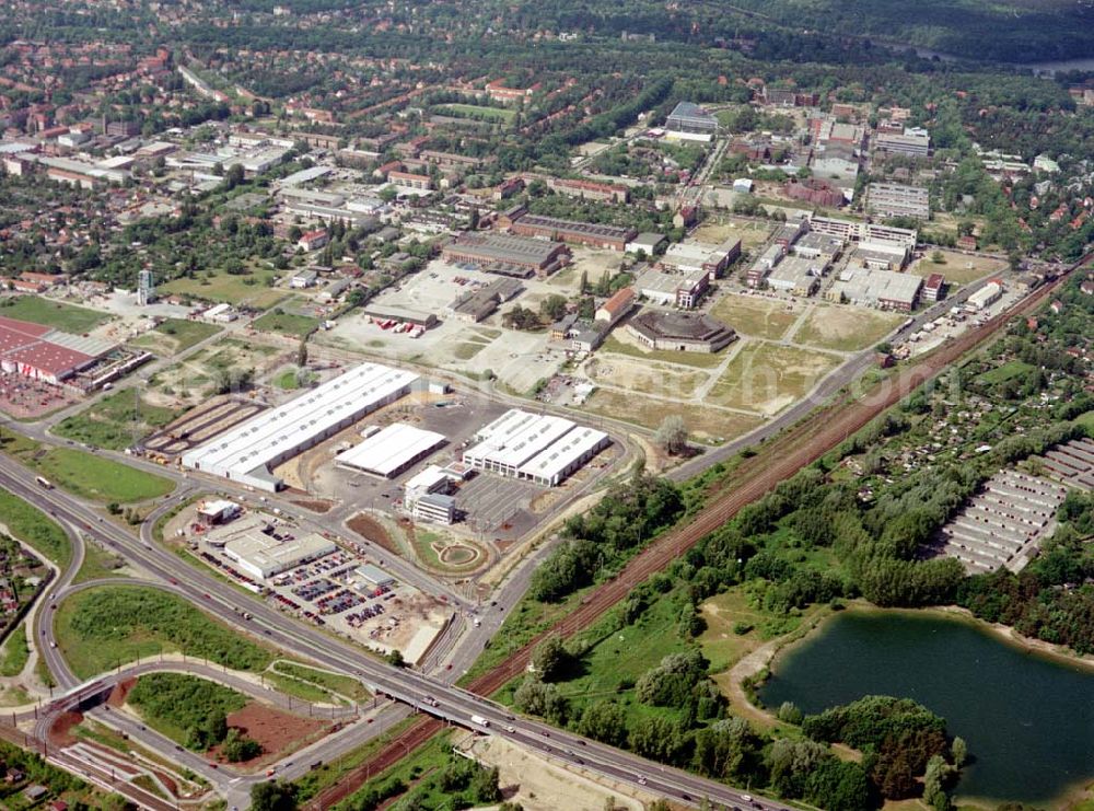 Potsdam from the bird's eye view: Fertiger Betriebshofes der ViP Verkehrsbetrieb Potsdam GmbH im Gewerbegebiet Babelsberg an der Nuthestraße / Wetzlarer Straße in Potsdam - Babelsberg.