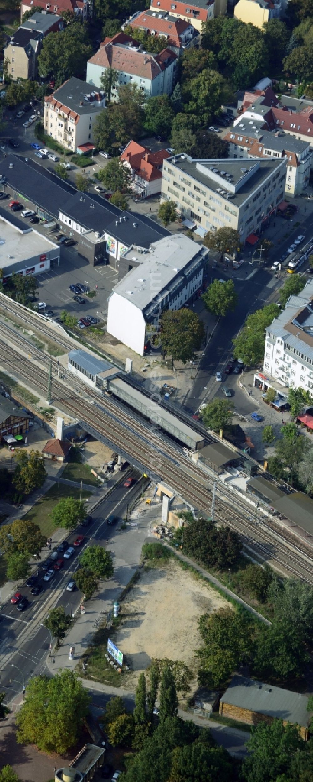 Aerial image Berlin - Construction of new railway bridge over the Treskowallee at Berlin- Karlshorst