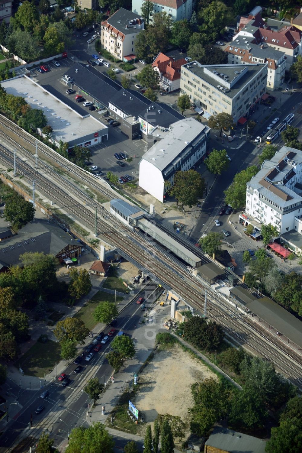 Aerial photograph Berlin - Construction of new railway bridge over the Treskowallee at Berlin- Karlshorst