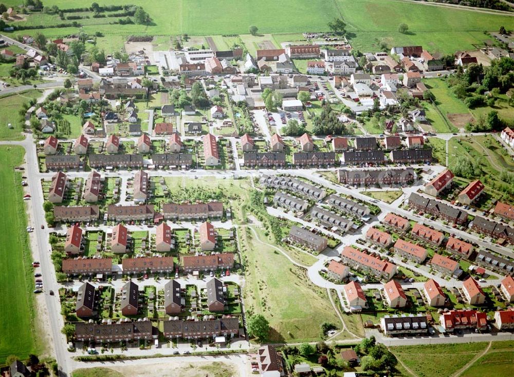 Ahrensfelde / Brandenburg from above - Fertiger Wohnpark am Ahrensfelder Dreieck der Stoffel - Holding. Datum: 15.05.03