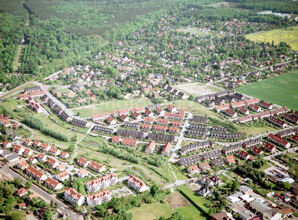 Ahrensfelde / Brandenburg from above - Fertiger Wohnpark am Ahrensfelder Dreieck der Stoffel - Holding. Datum: 15.05.03