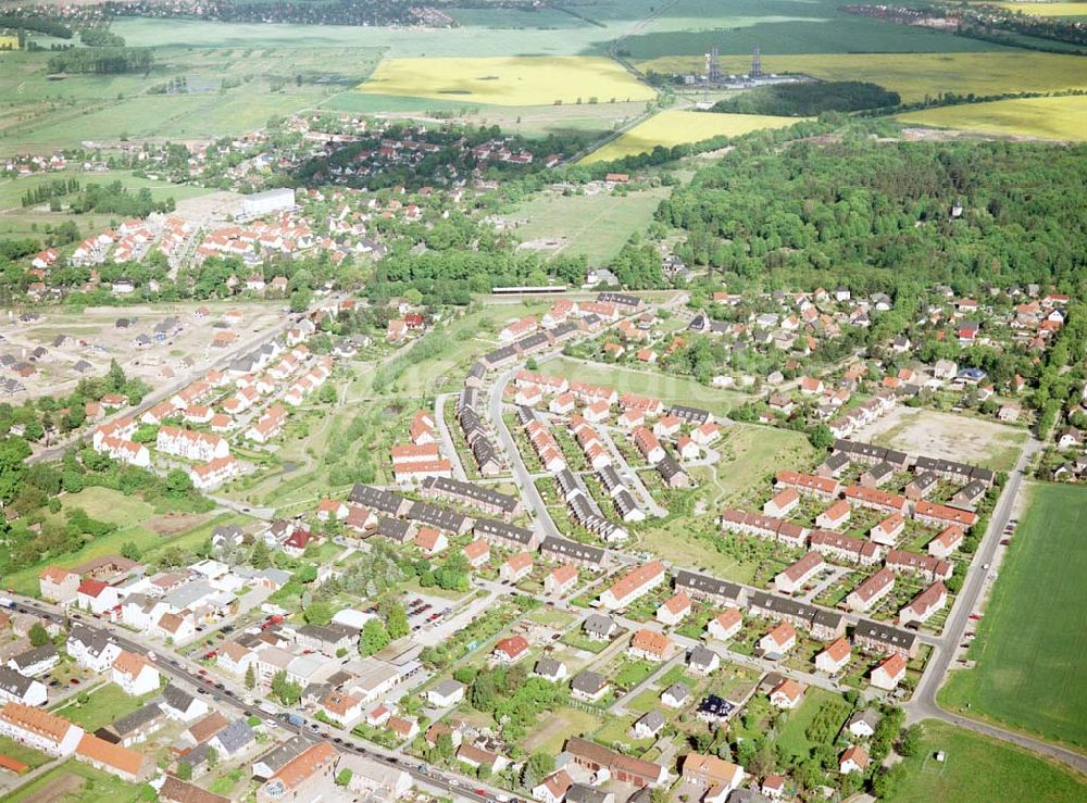 Ahrensfelde / Brandenburg from the bird's eye view: Fertiger Wohnpark am Ahrensfelder Dreieck der Stoffel - Holding. Datum: 15.05.03