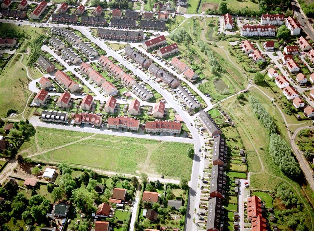 Aerial image Ahrensfelde / Brandenburg - Fertiger Wohnpark am Ahrensfelder Dreieck der Stoffel - Holding. Datum: 15.05.03