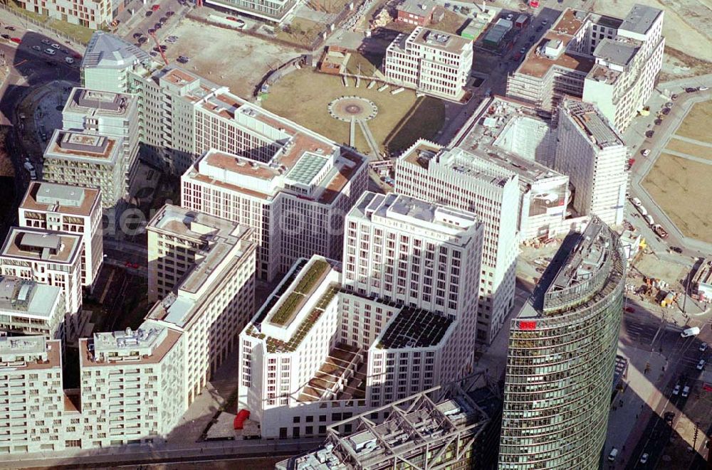 Aerial photograph Berlin / Tiergarten - Fertiges Areal des BEISHEIM-Centers am Potsdamer Platz / Leipziger Platz in Berlin Mitte-Tiergarten.