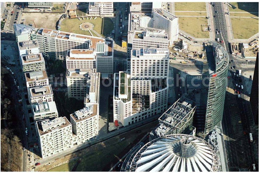 Aerial photograph Berlin / Tiergarten - Fertiges Areal des BEISHEIM-Centers am Potsdamer Platz / Leipziger Platz in Berlin Mitte-Tiergarten.