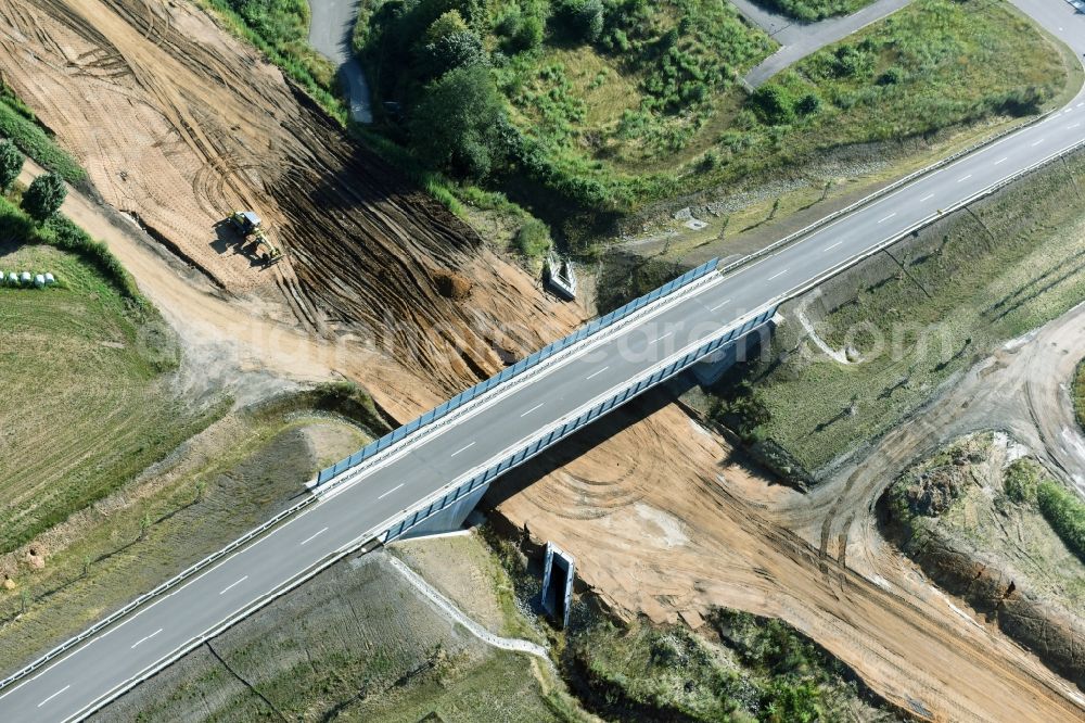 Borna from the bird's eye view: Finished bridge construction along the route and of the route of the highway route B95 to A72 motorway in Borna in the state Saxony