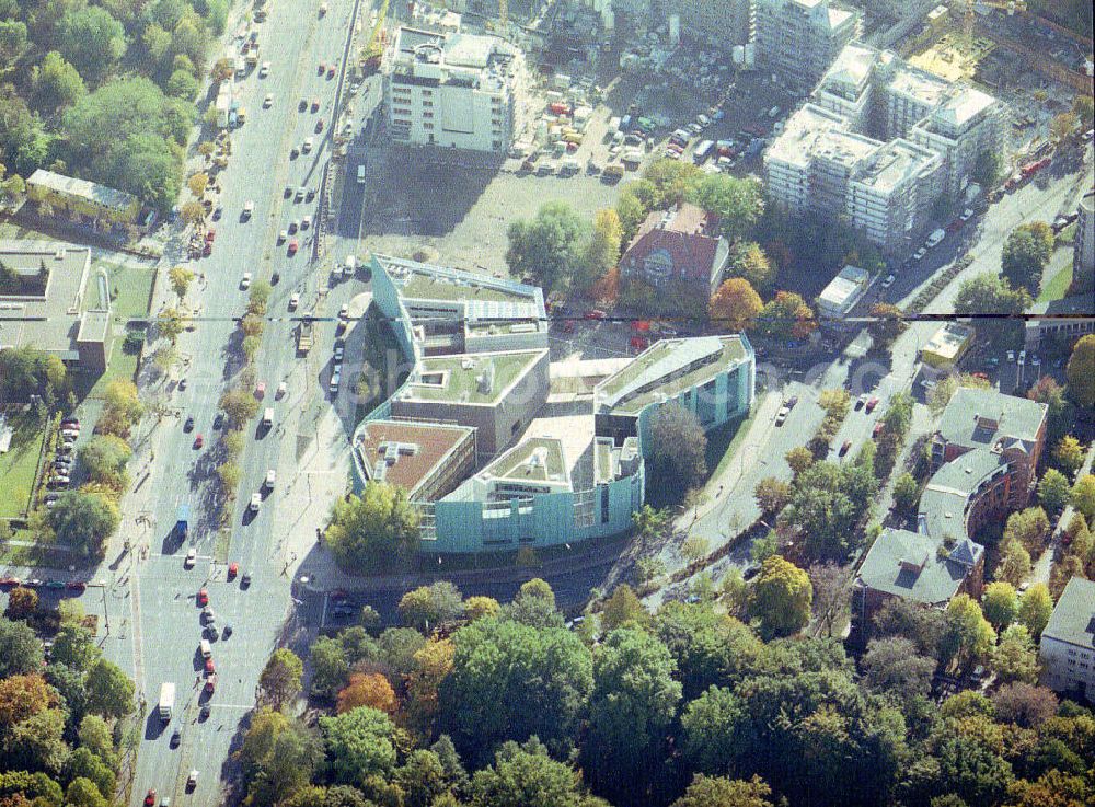 Aerial photograph Berlin - Tiergarten - Fertiges Gebäude der Botschaften der Nordischen Länder am Klingelhöferdreieck in Berlin - Tiergarten.