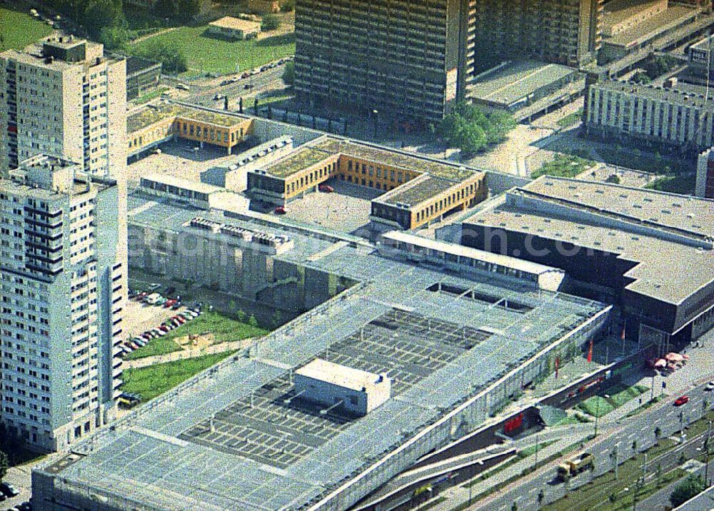 Halle from the bird's eye view: Fertiges Neustadt Zentrum an der Neustädter Passage 3 in 06124 Halle - Neustadt