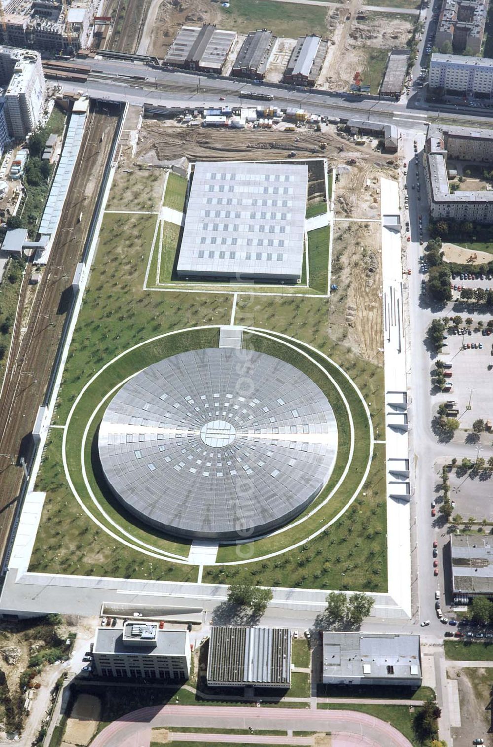 Aerial image Berlin - Fertiges Velodrom mit Schwimmhallenkomplex an der Landsberger Allee in Berlin