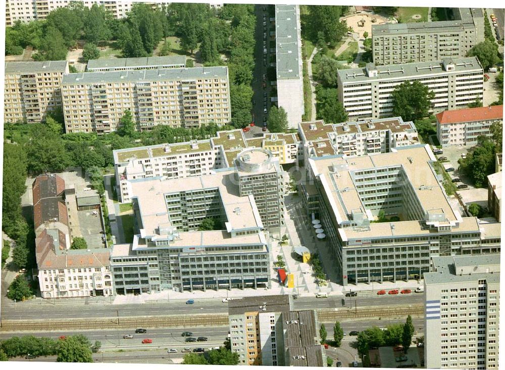 Berlin - Lichtenberg from above - Fertiggestellte Möllendorfpassagen der Bayerischen Hausbau in der Möllendorfstraße in Berlin-Lichtenberg.