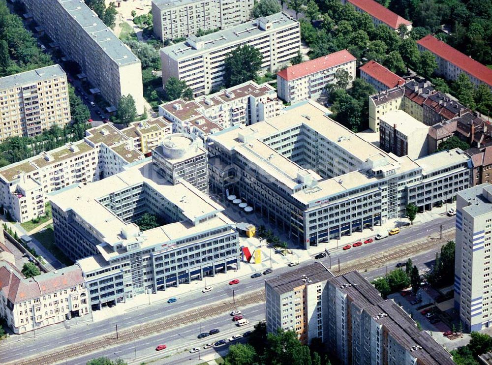 Berlin - Lichtenberg from the bird's eye view: Fertiggestellte Möllendorfpassagen der Bayerischen Hausbau in der Möllendorfstraße in Berlin-Lichtenberg.