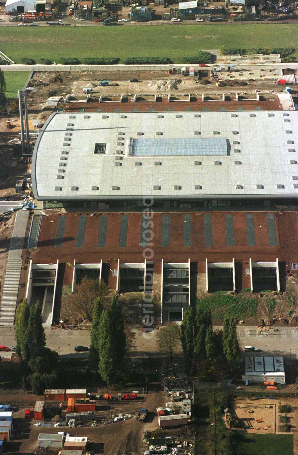 Berlin - Prenzlauer-Berg from above - Fertigstellung der Max-Schmeling-Halle am Jahnsportpark durch OSB-Sportstättenbau GmbH Veröffentlichung nur bei Urhebernennung euroluftbild.de / Robert Grahn und Belegzusendung gestattet !