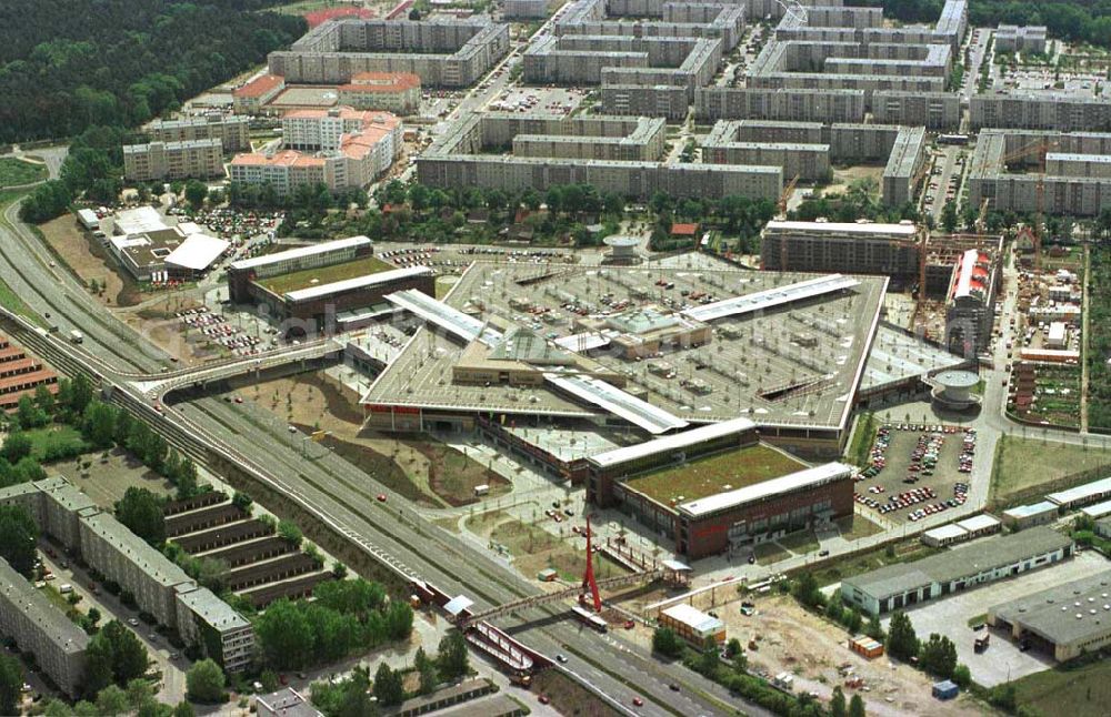 Potsdam-Drewitz from above - Fertigstellung des neueröffneten Einkaufszentrums in Potsdam Drewitz.