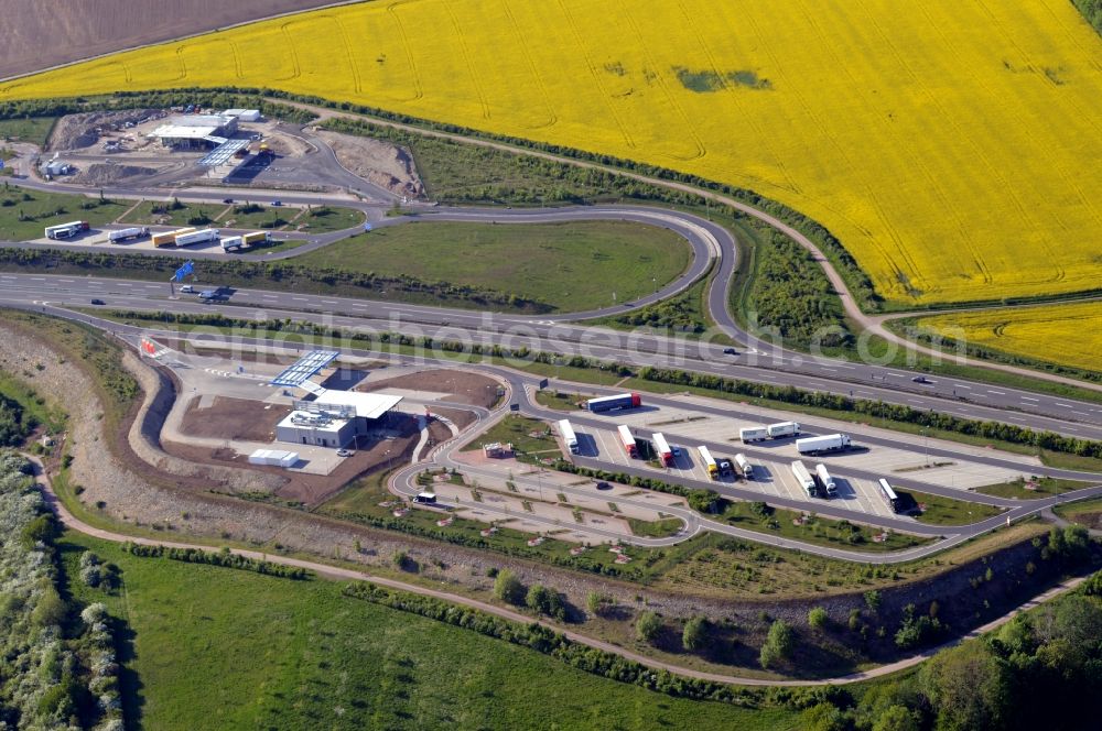 Aerial photograph Geraberg - Completion of the 1st part of the motorway service area at Geraberg on the BAB A 71 in Thuringia