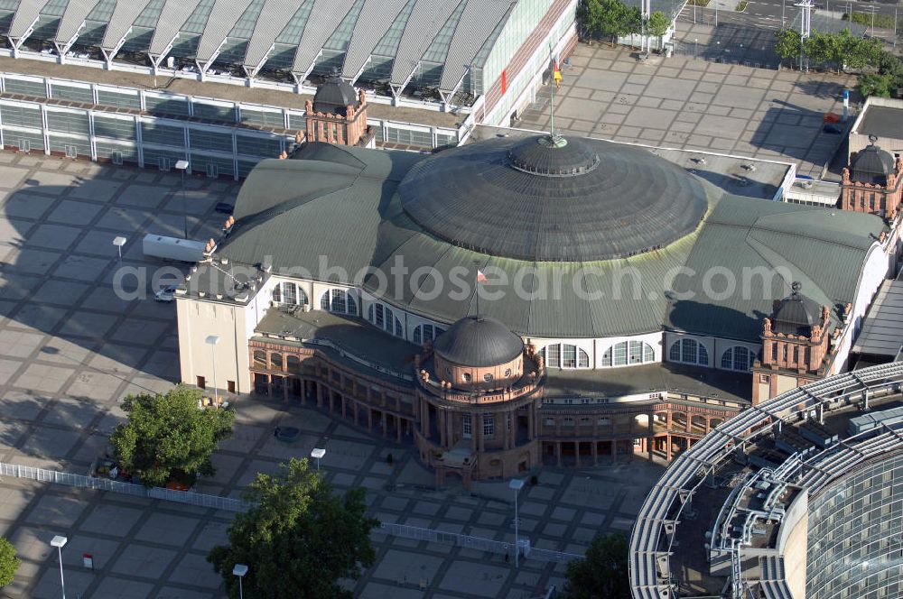 Frankfurt am Main from the bird's eye view: Festhalle auf dem Messe- und Ausstellungsgelände Frankfurt auf der Friedrich-Ebert-Anlage 1. Ansprechpartner: Dr. Jens Schreiber Tel.: 69 75 75-66 22 - Telefax +49 69 75 75-68 44 press@messefrankfurt.com