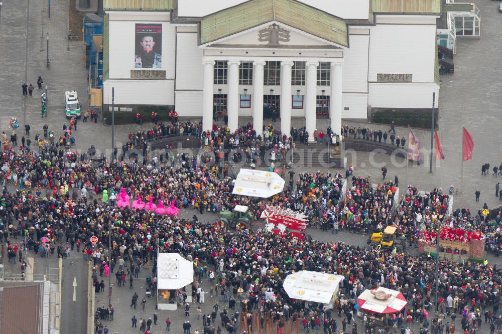 Duisburg from above - DUISBURG 02/20/2012 overlooking the street carnival parade in the city of Duisburg in Duisburg at the Theatre Royal, Henry Square