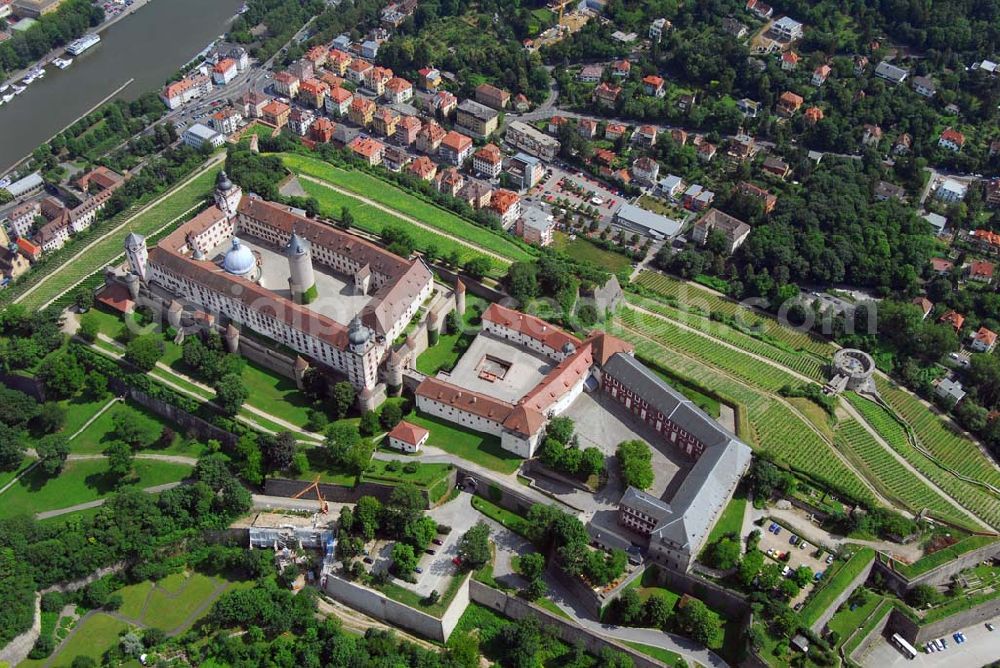 Würzburg from the bird's eye view: Blick auf die Festung Marienberg mit dem Fürstenbaumuseum. Adresse: Festung Marienberg Nr. 239, 97082 Würzburg. Tel.: (0931) 355 17-50 Weitere Informationen zu erhalten bei der Schloß- und Gartenverwaltung Würzburg im Residenzplatz 2 Tor B in Würzburg.