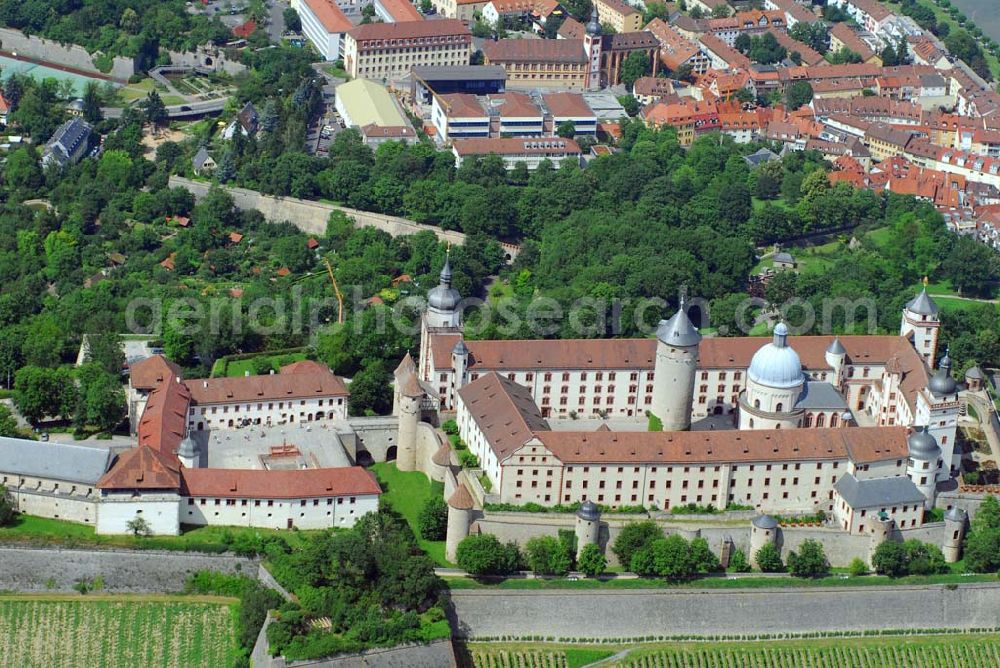 Würzburg from the bird's eye view: Blick auf die Festung Marienberg mit dem Fürstenbaumuseum. Adresse: Festung Marienberg Nr. 239, 97082 Würzburg. Tel.: (0931) 355 17-50 Weitere Informationen zu erhalten bei der Schloß- und Gartenverwaltung Würzburg im Residenzplatz 2 Tor B in Würzburg.