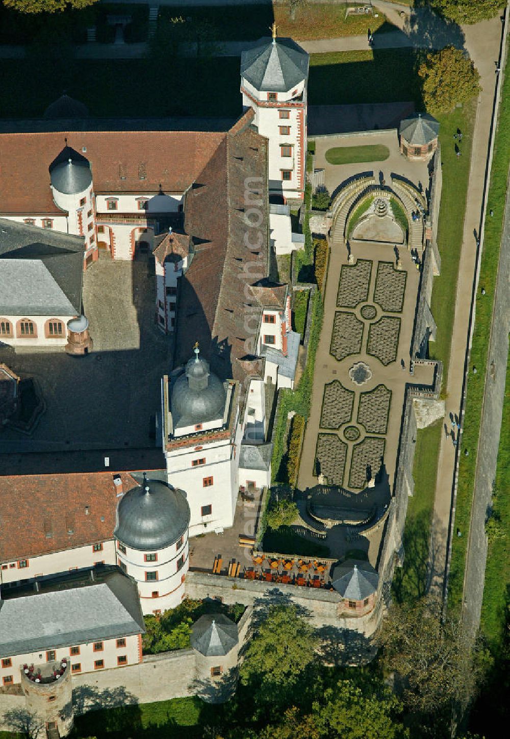 Aerial image Würzburg - Blick auf die Festung Marienberg in Würzburg. Das beherrschende Wahrzeichen von Würzburg erhebt sich auf einer Bergzunge fast 100 m über dem Main. Von 1253 bis 1719 war die Festung Marienberg die Residenz der Würzburger Fürstbischöfe. Heute beherbergt es das Mainfränkische Museum. View of the Fortress Marienberg in Wuerzburg. From 1253 to 1719 it was the residence of the prince-bishops of Würzburg.