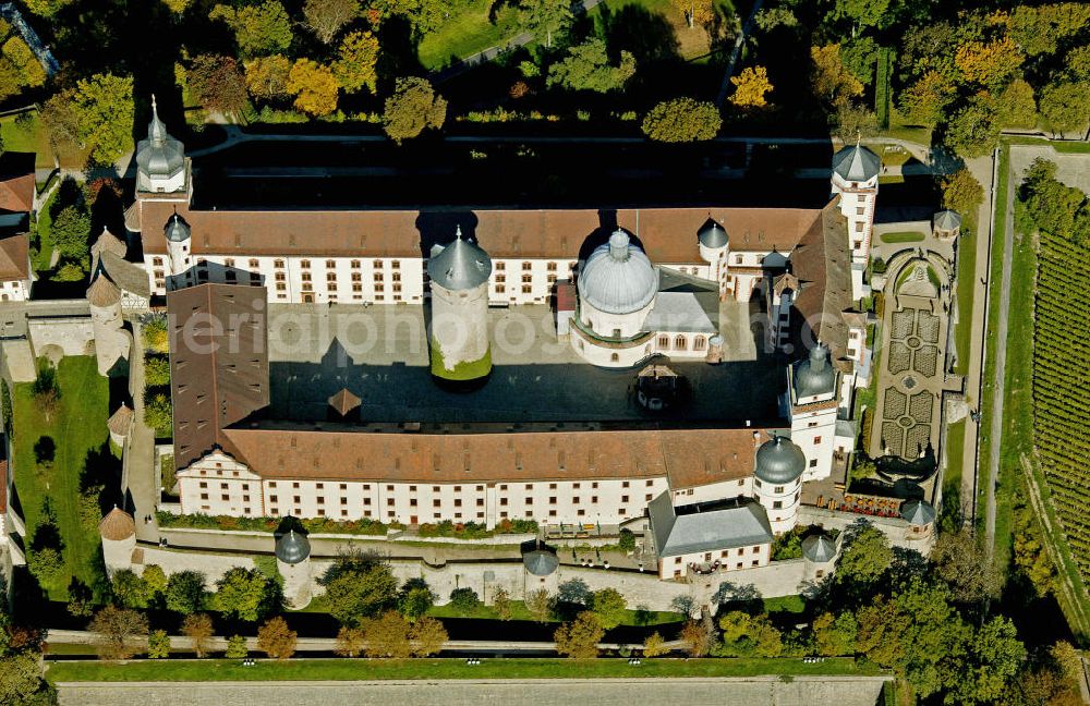 Würzburg from above - Blick auf die Festung Marienberg in Würzburg. Das beherrschende Wahrzeichen von Würzburg erhebt sich auf einer Bergzunge fast 100 m über dem Main. Von 1253 bis 1719 war die Festung Marienberg die Residenz der Würzburger Fürstbischöfe. Heute beherbergt es das Mainfränkische Museum. View of the Fortress Marienberg in Wuerzburg. From 1253 to 1719 it was the residence of the prince-bishops of Würzburg.