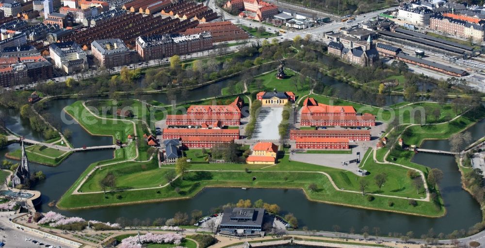 Aerial photograph Kopenhagen - Fortress Kastell von Kopenhagen Gl. Hovedvagt in Copenhagen in Region Hovedstaden, Denmark